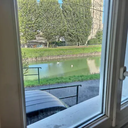 *au Bord Du Canal*entre Paris Et Disneyland